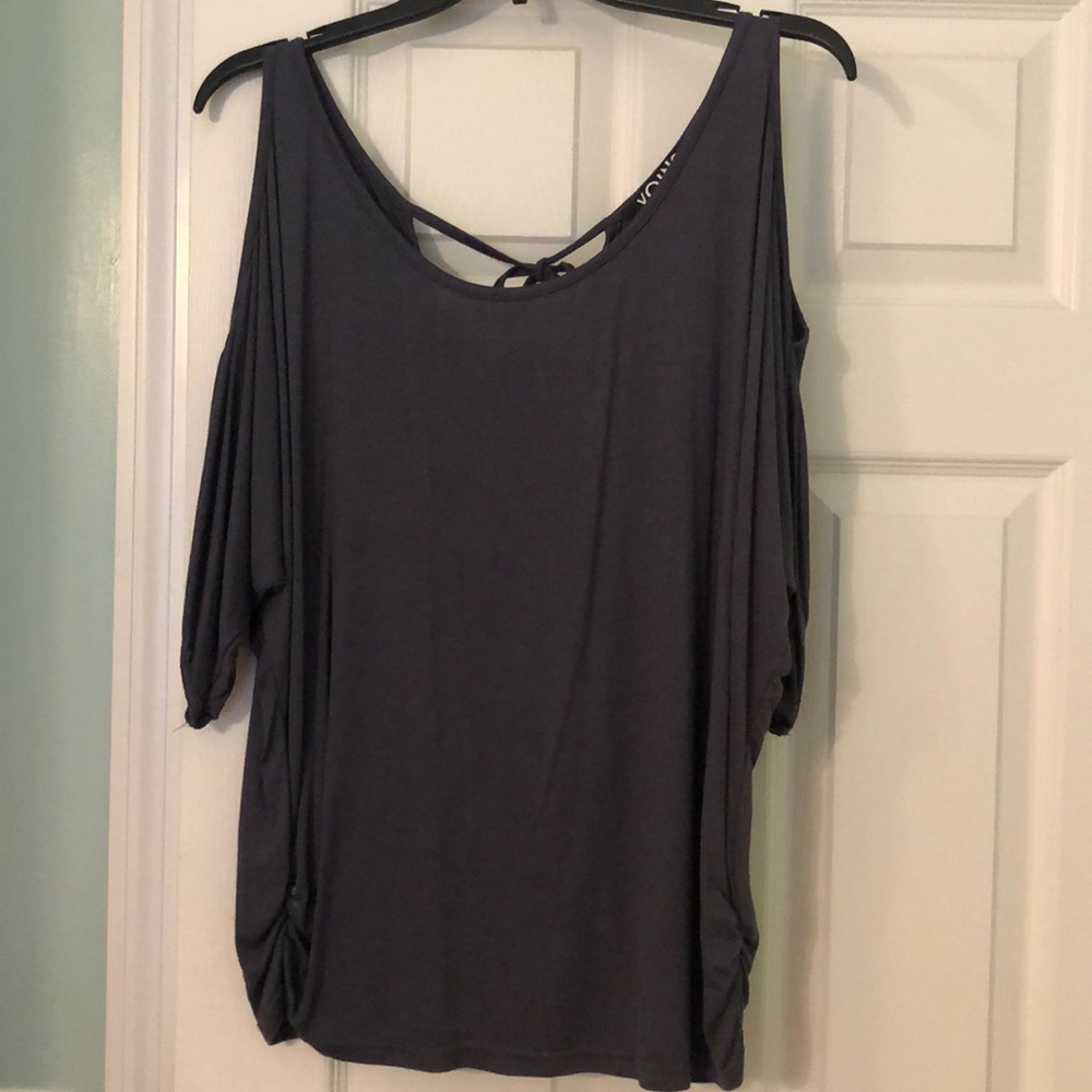 Size L Yoins gray cold shoulder top
